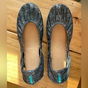 Drago Tieks, size 8 🖤